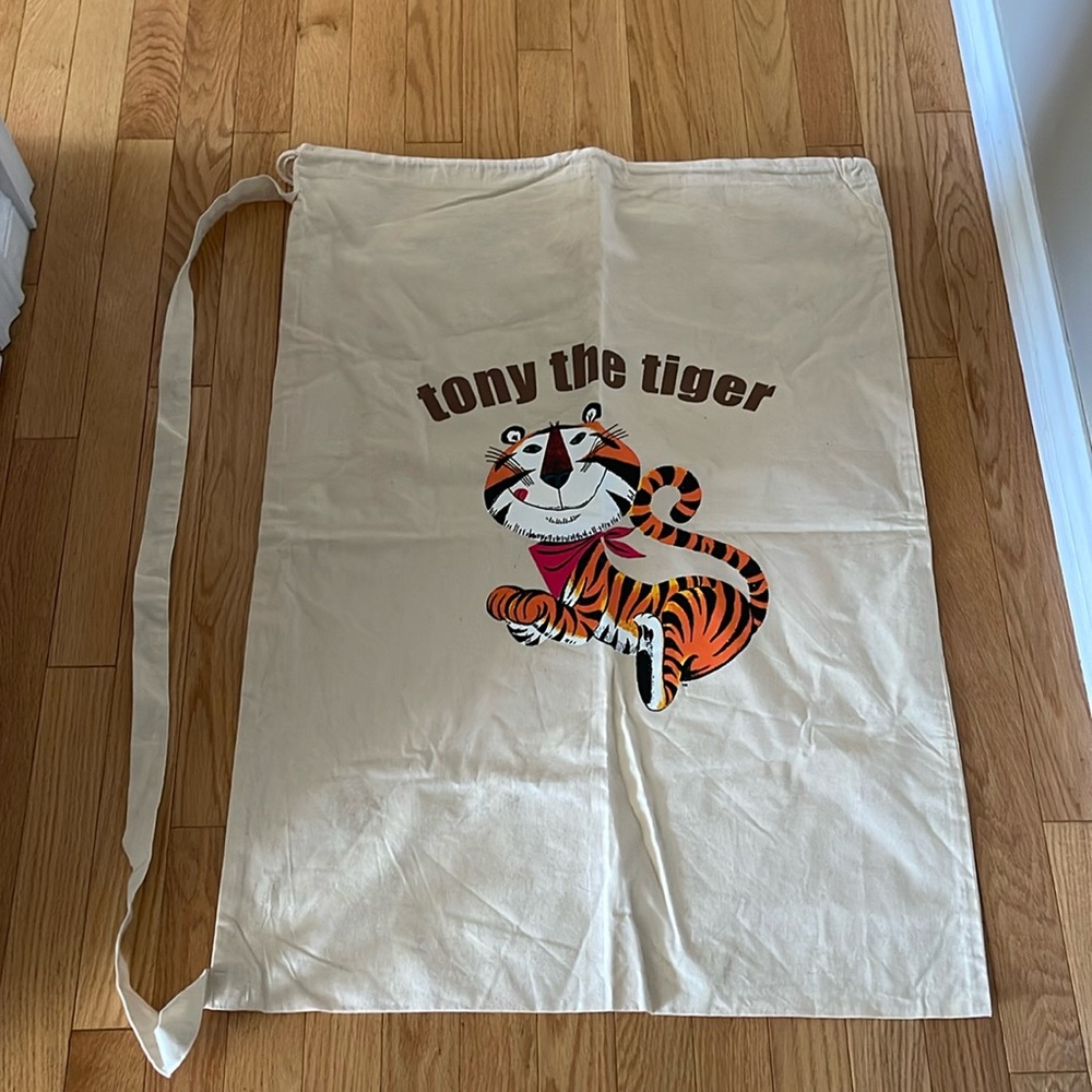 Tony the Tiger XL laundry bag new